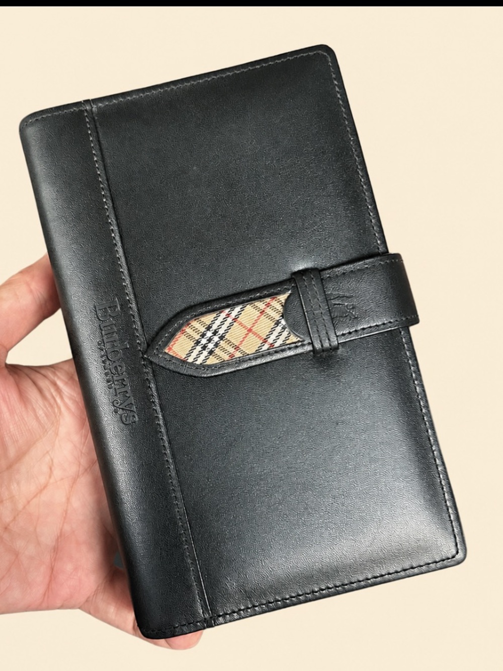 Burberrys Leather MM NOVACHECK Agenda  or Passport Holder EUC